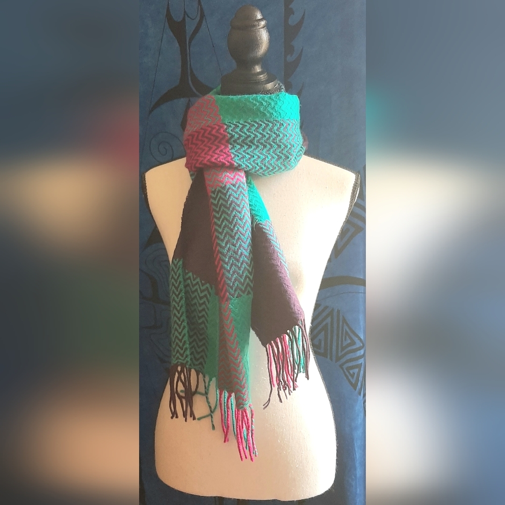 Colorful Psychedelic Pattern Scarf - Picture 4 of 4